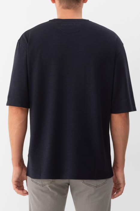 футболка  по цене 46800 руб вид справа