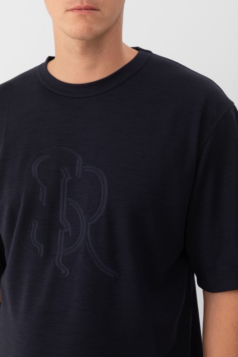 футболка  из англии вид сбоку