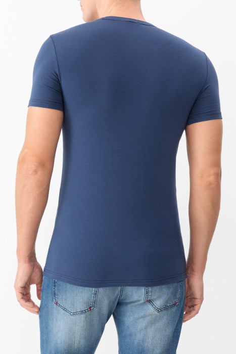 футболка  от бренда kiton вид слева