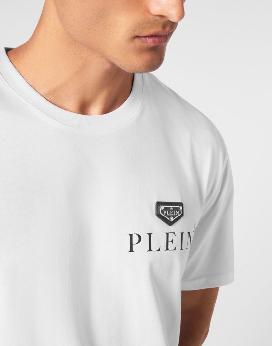 футболка  из америки вид сбоку