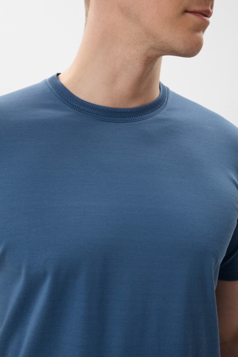 футболка  из италии вид сбоку