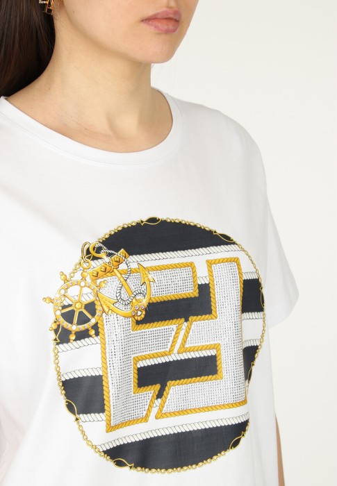 Товар белого цвета с внутренней стороны