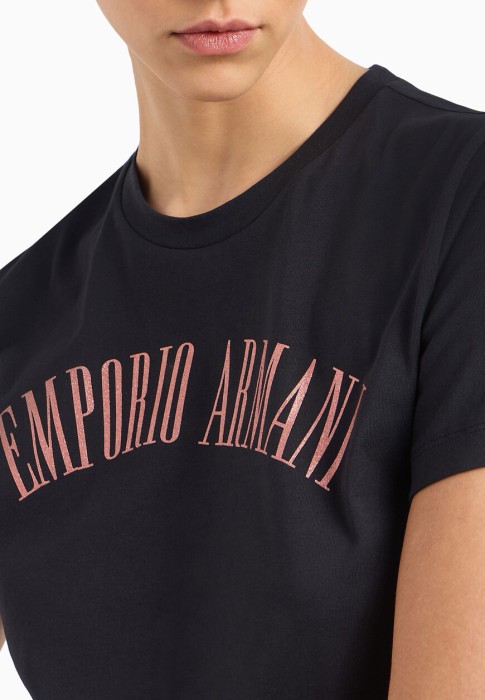 Товар синего цвета с внутренней стороны