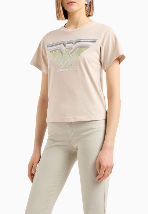 Товар бежевого цвета с внутренней стороны