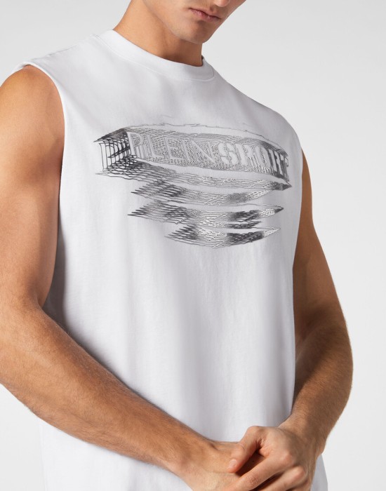 футболка  из проверенных материалов спереди