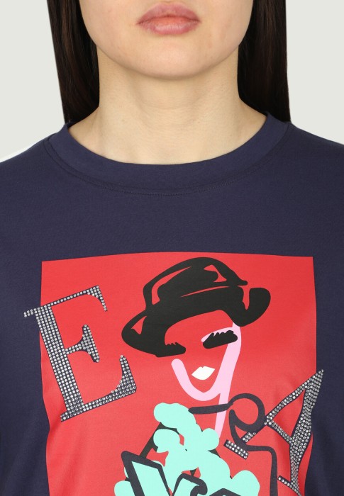 Продукция для женщин фото