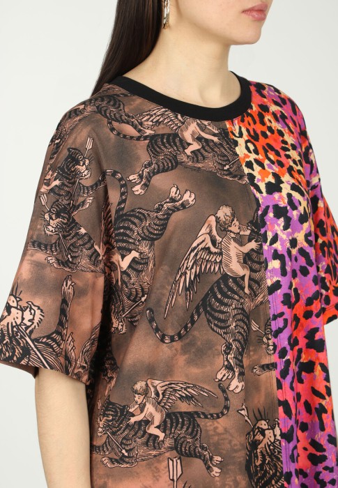 футболка  универсального стиля с лицевой стороны