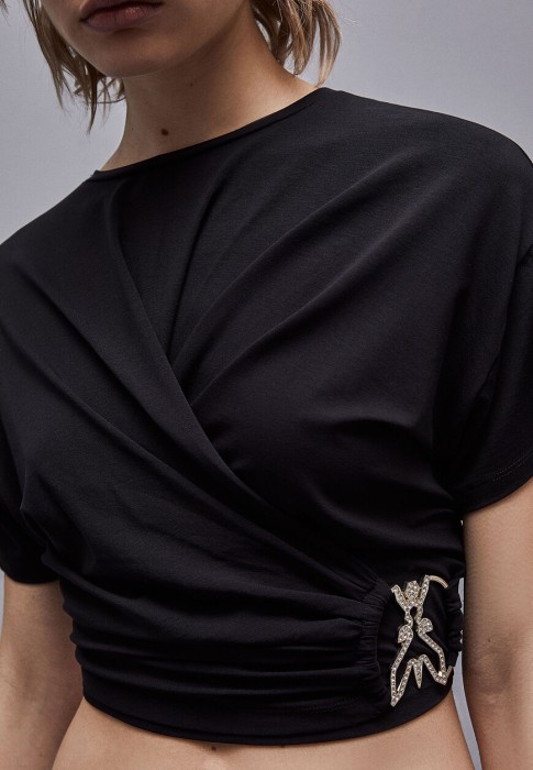 Товар черного цвета с внутренней стороны