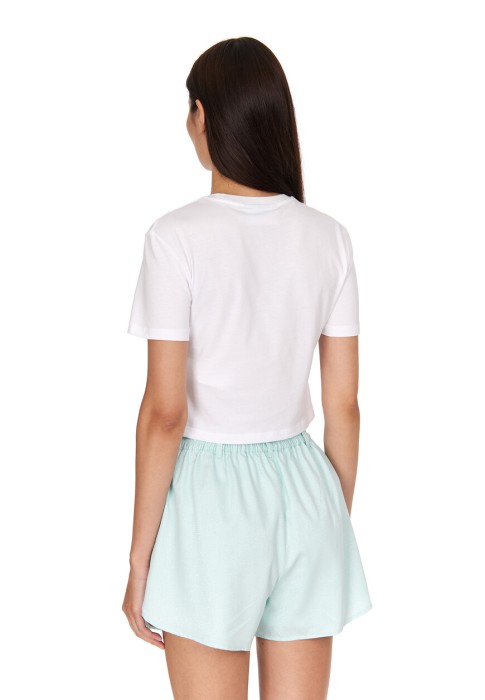 Товар белого цвета с внутренней стороны