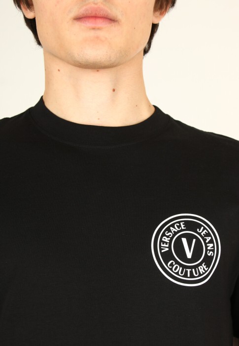 Товар черного цвета с внутренней стороны