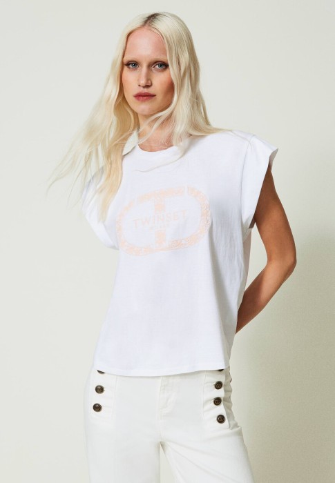 футболка  по цене 9730 руб вид справа