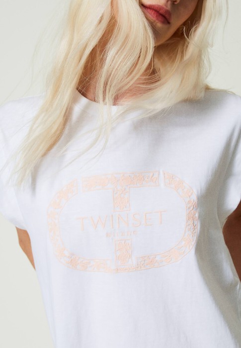 футболка  из проверенных материалов спереди