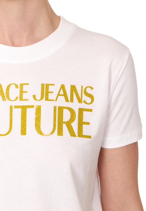 Товар белого цвета с внутренней стороны