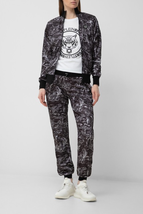 Товар белого цвета с внутренней стороны