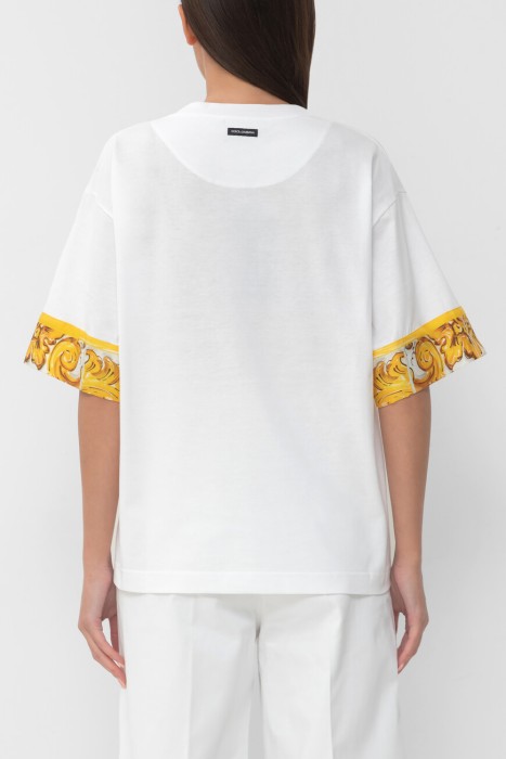 футболка  от бренда dolce & gabbana вид слева