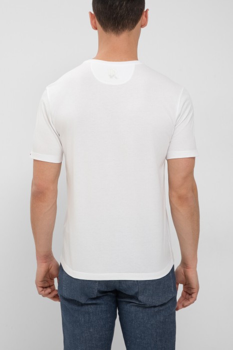 футболка  по цене 21000 руб вид справа