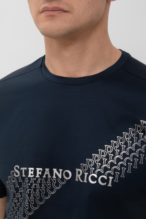 футболка  из англии вид сбоку