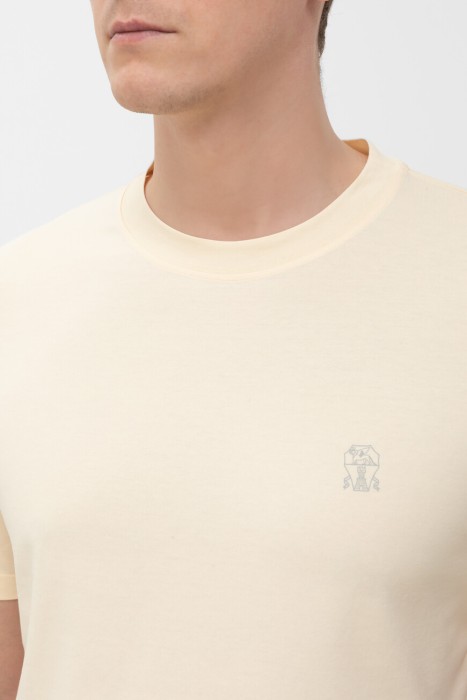 футболка  из италии вид сбоку