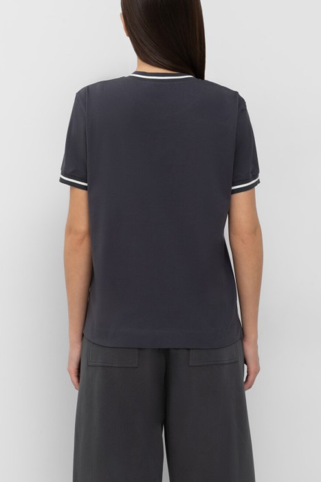 футболка  от бренда brunello cucinelli вид слева