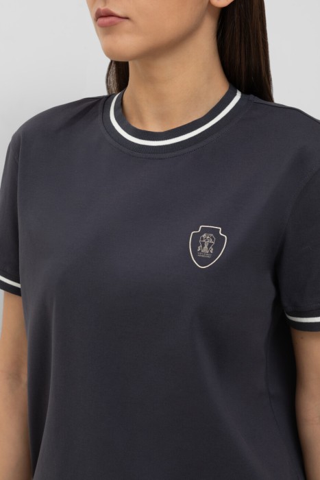 футболка  из италии вид сбоку