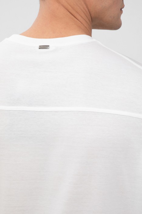 Товар белого цвета с внутренней стороны