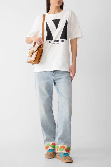 Товар белого цвета с внутренней стороны