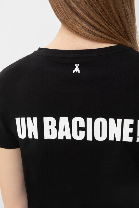 Товар черного цвета с внутренней стороны