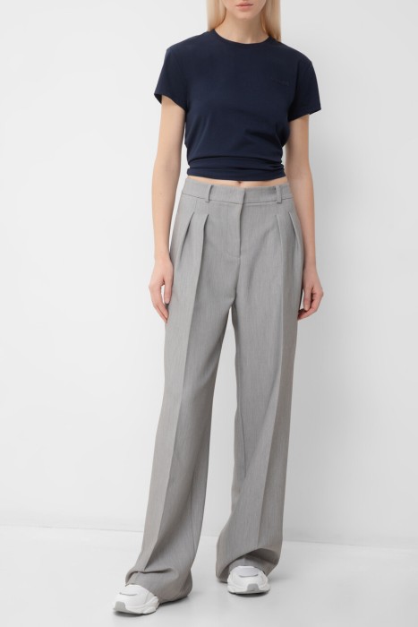 Товар синего цвета с внутренней стороны