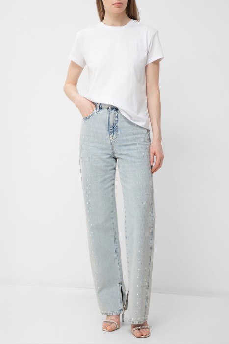 Товар белого цвета с внутренней стороны