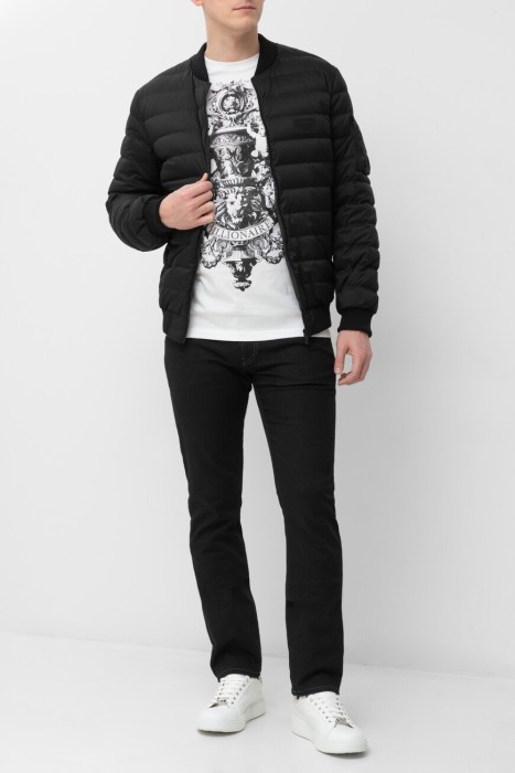 Товар белого цвета с внутренней стороны