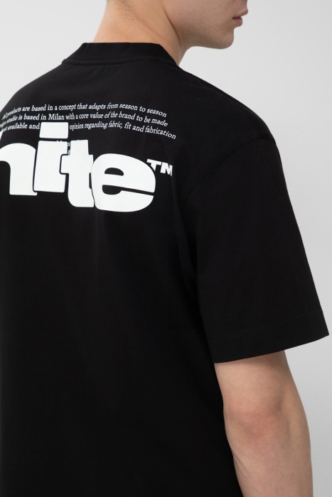 Товар черного цвета с внутренней стороны