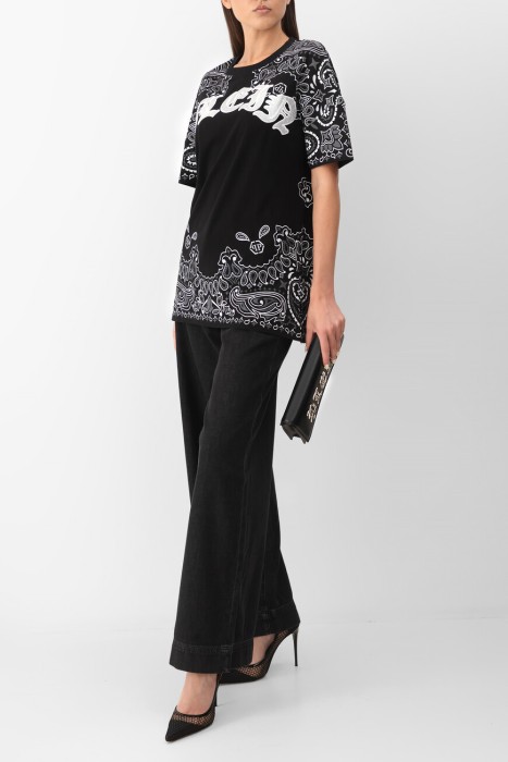 Товар черного цвета с внутренней стороны