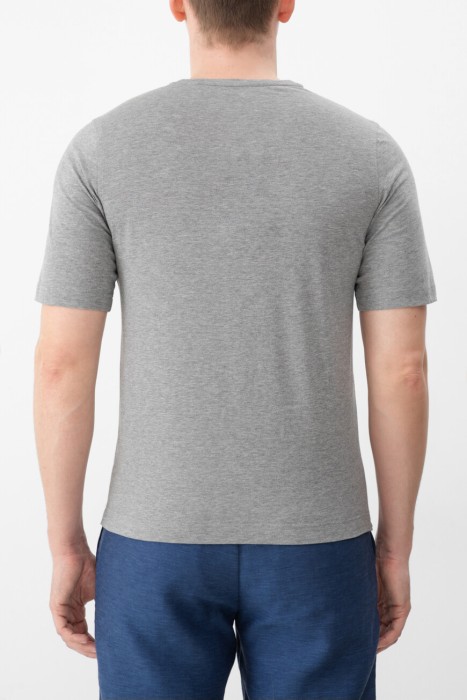 футболка  по цене 72000 руб вид справа