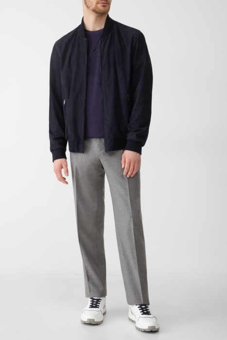 Товар синего цвета с внутренней стороны