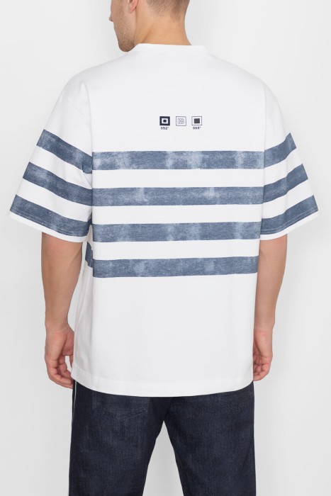 футболка  от бренда dolce & gabbana вид слева