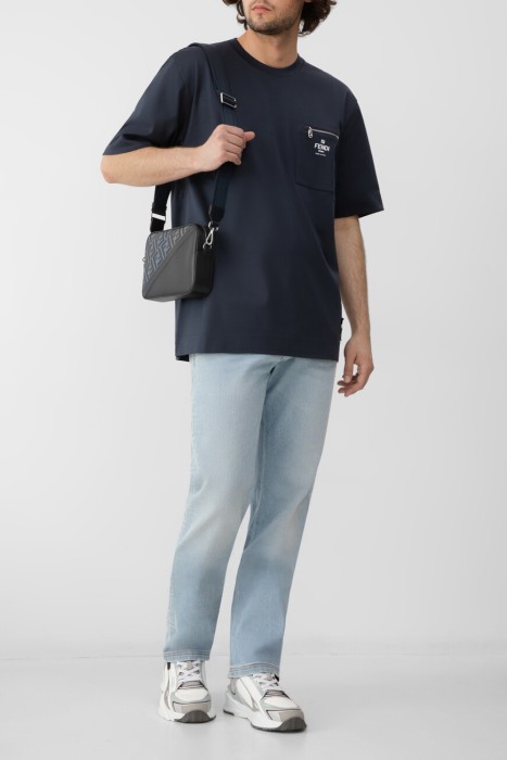 Товар синего цвета с внутренней стороны