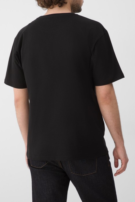 футболка  по цене 54600 руб вид справа