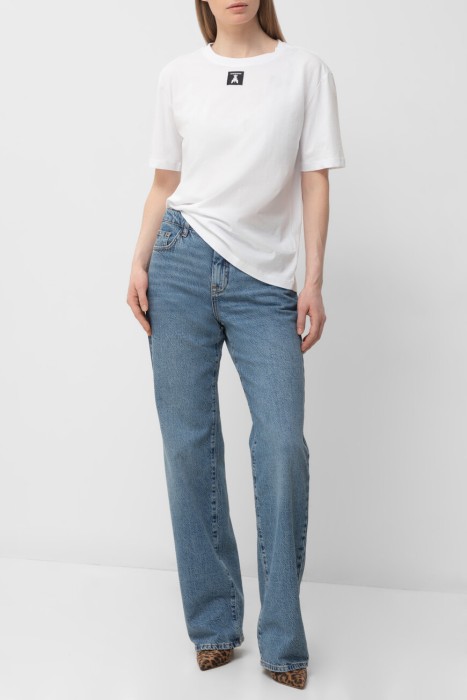 Товар белого цвета с внутренней стороны