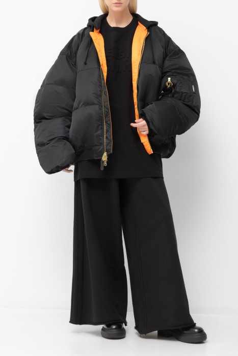 футболка  для взрослого возраста с изнаночной стороны