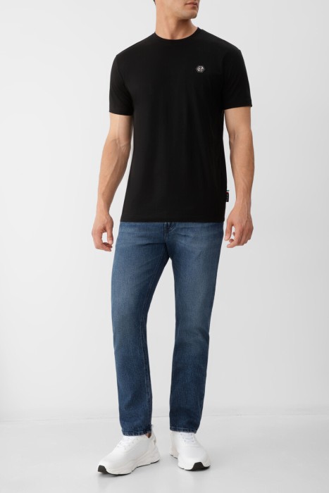 Товар черного цвета с внутренней стороны