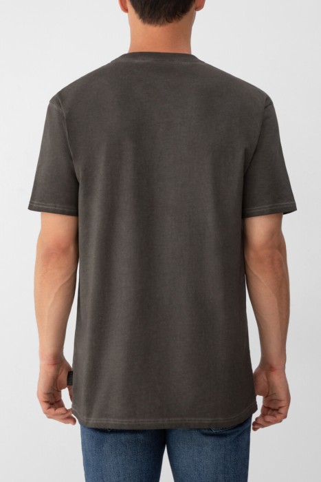 футболка  от бренда philipp plein вид слева