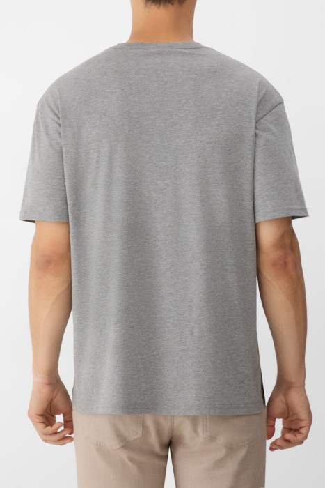 футболка  по цене 50400 руб вид справа