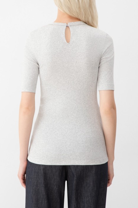 футболка  от бренда brunello cucinelli вид слева