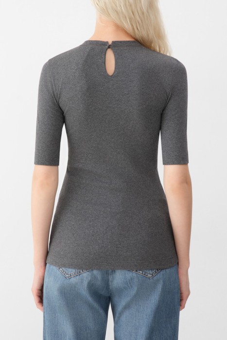 футболка  от бренда brunello cucinelli вид слева