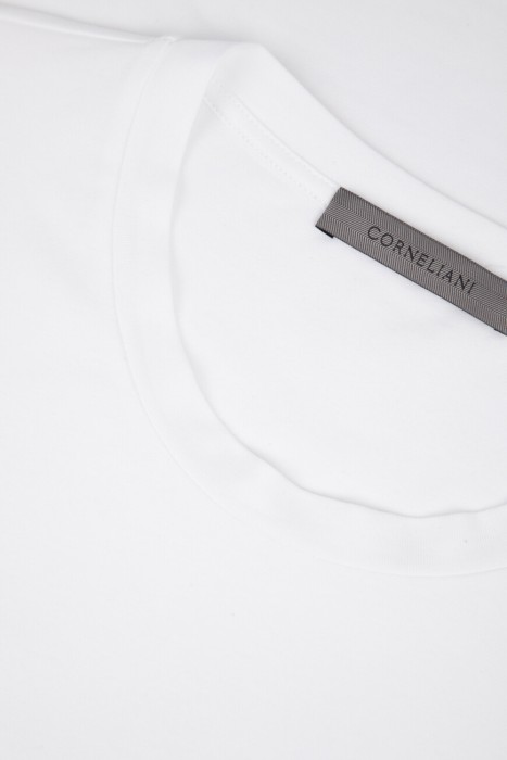 футболка  из хлопка спереди