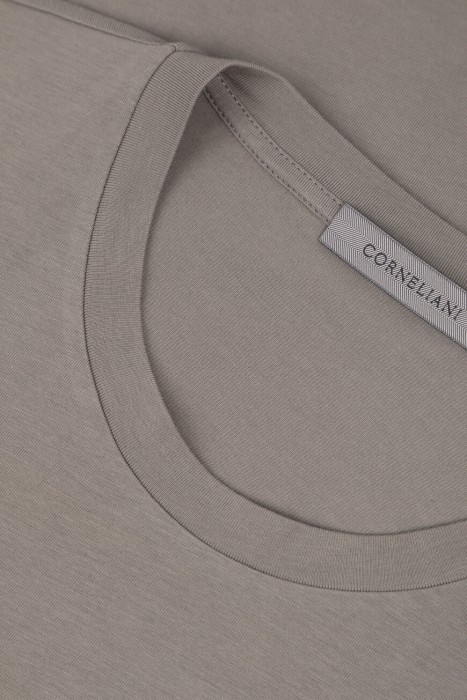 футболка  из хлопка спереди