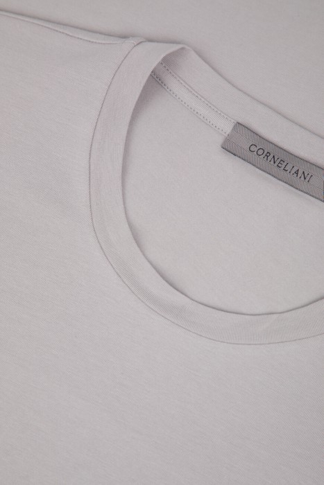 футболка  из хлопка спереди