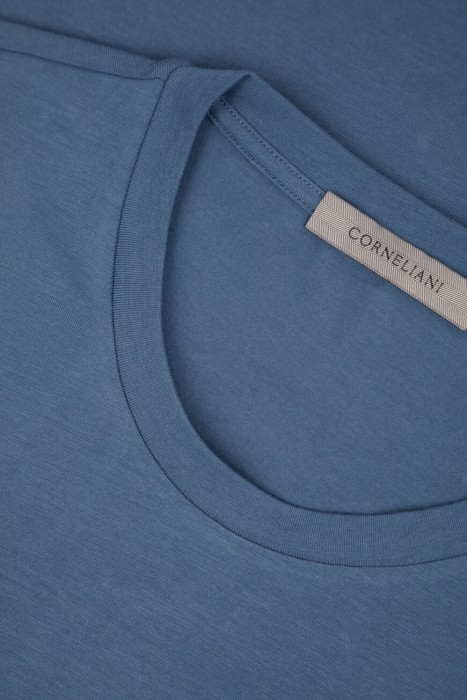 футболка  из хлопка спереди