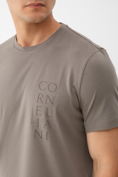 футболка  из италии вид сбоку