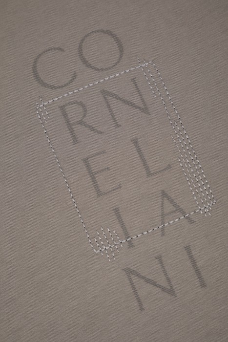 футболка  универсального стиля с лицевой стороны